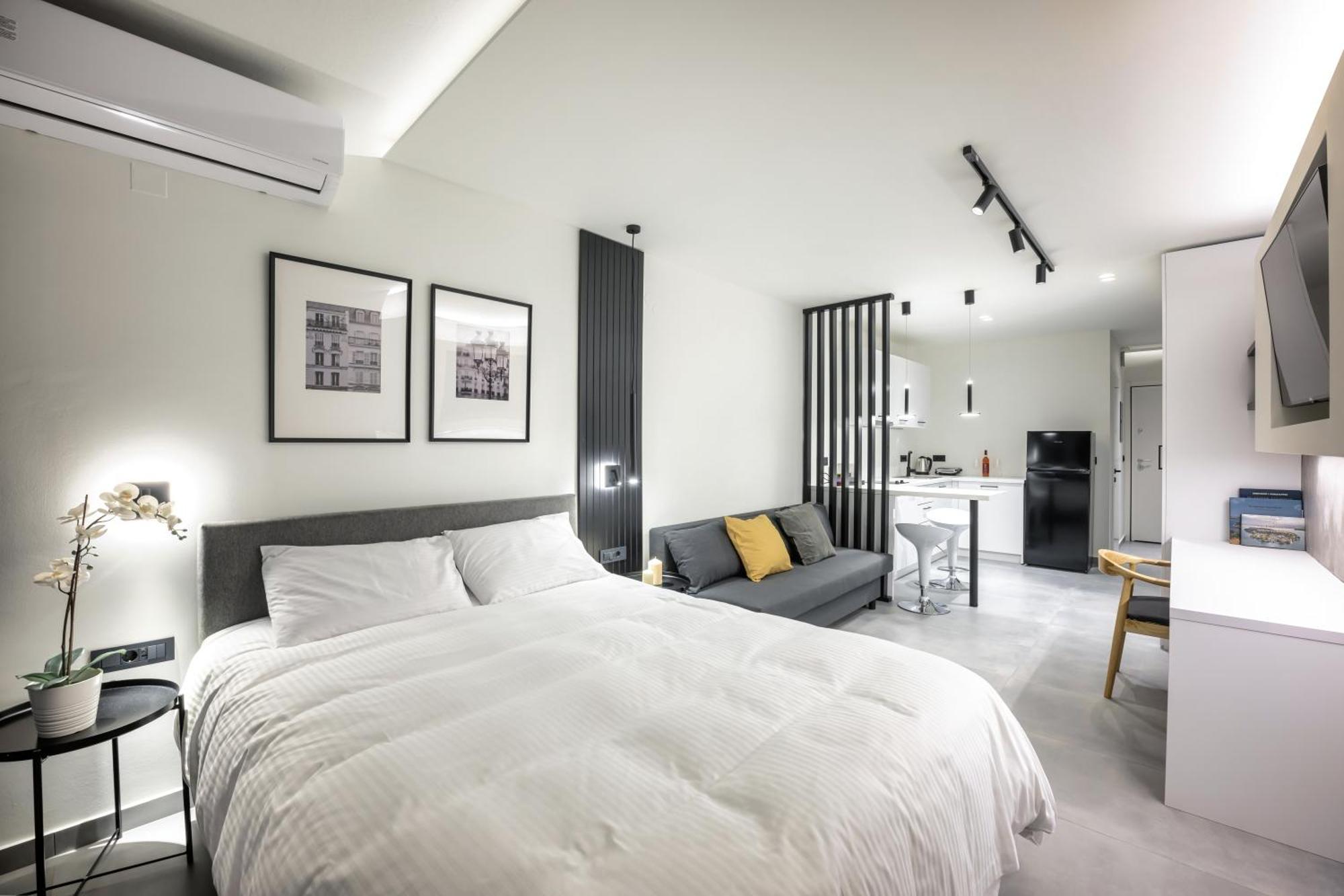 Cozyio- Ioannina City Center, Luxury Accommodation エクステリア 写真